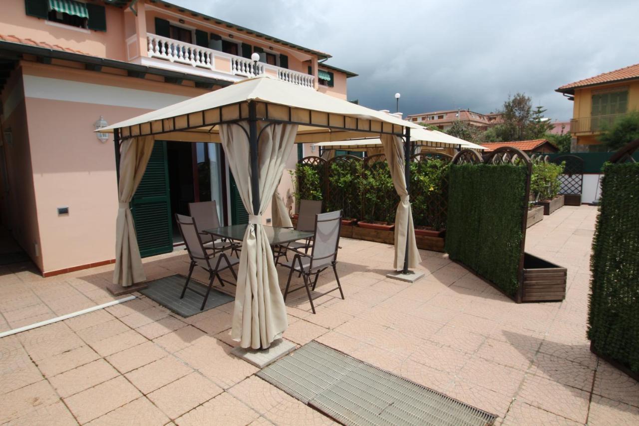 Aparthotel Del Prado Riva Ligure Exterior foto