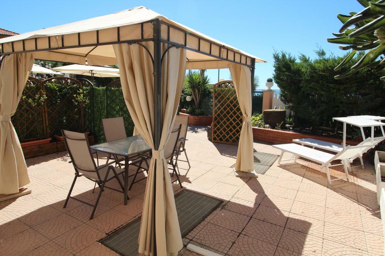 Aparthotel Del Prado Riva Ligure Exterior foto